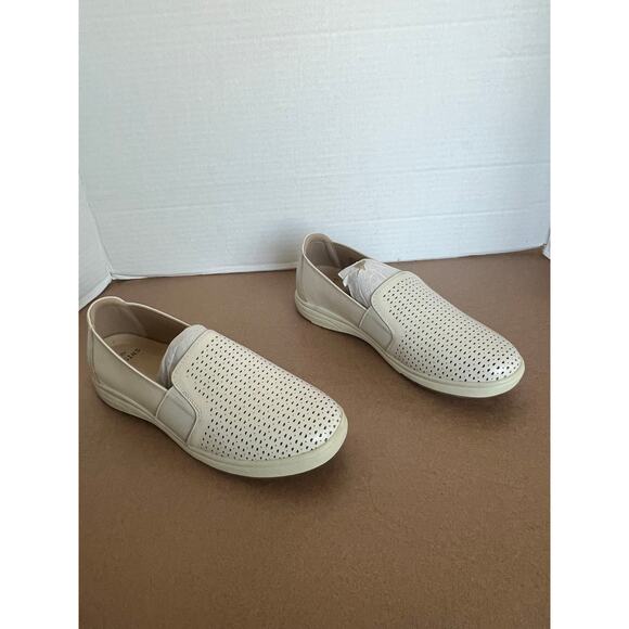NWOT Earth Origins Elin Cream Leather Laser Cut Slip-On Casual Sneaker Shoe 8.5W - Picture 2 of 12